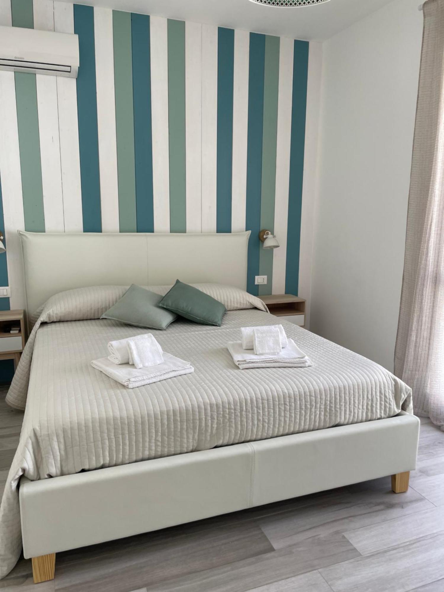 Cala Azzurra Macari Bed And Breakfast And Holidays House Bagian luar foto