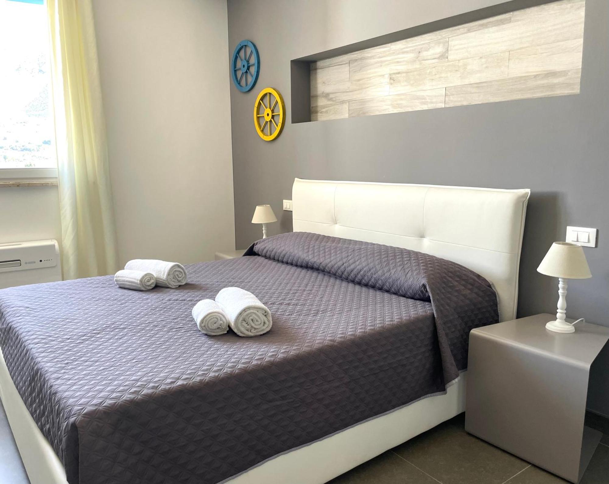 Cala Azzurra Macari Bed And Breakfast And Holidays House Bagian luar foto