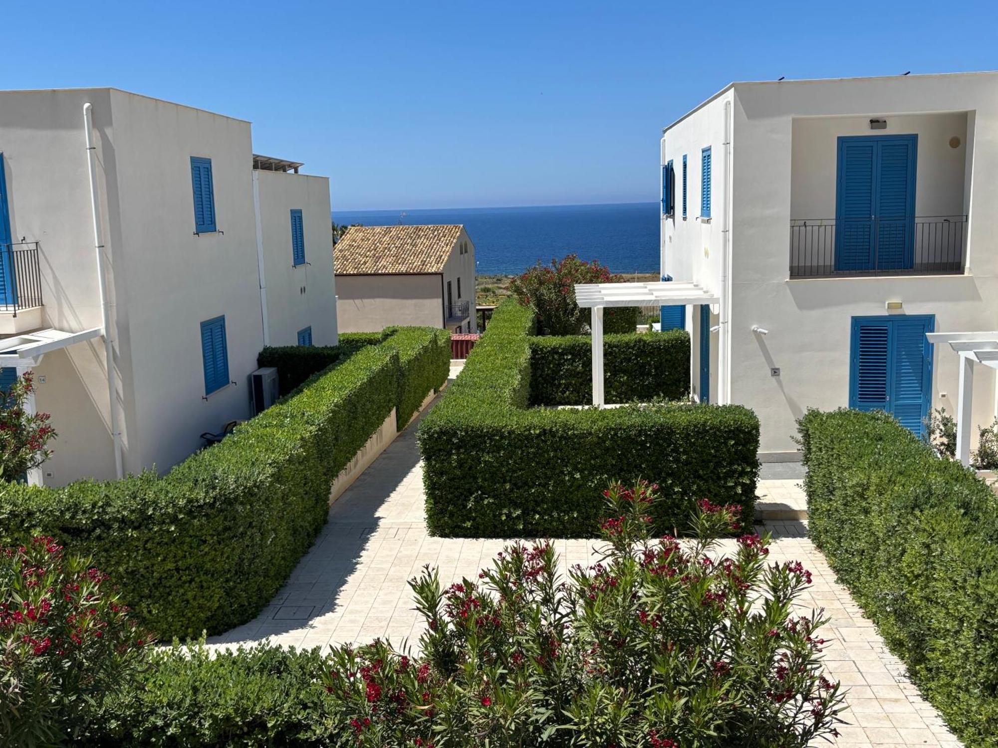 Cala Azzurra Macari Bed And Breakfast And Holidays House Bagian luar foto